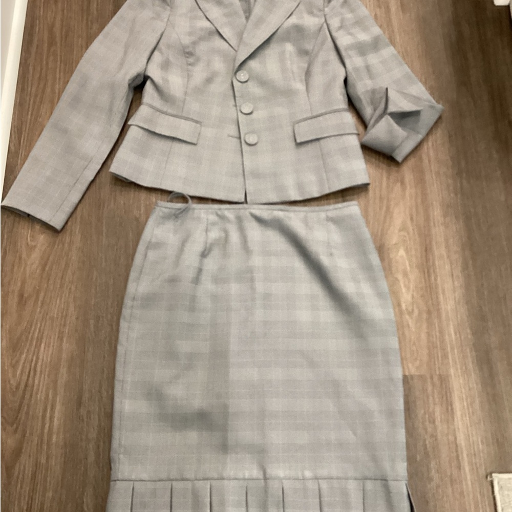 Evan Picone Gray Checkered Blazer Shirt set
